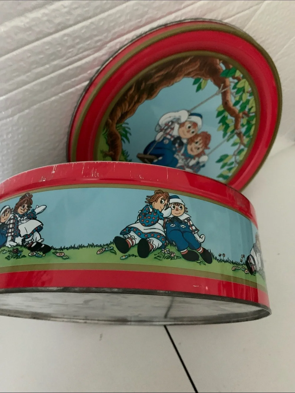 Vintage 1987 Raggedy Ann and Andy Cookie Tin